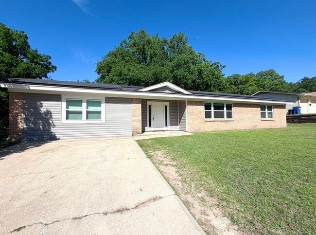 Building Photo - 1005 Idlewood Ave