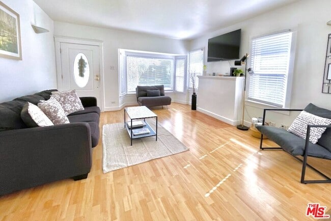 Building Photo - 8655 Clifton Wy