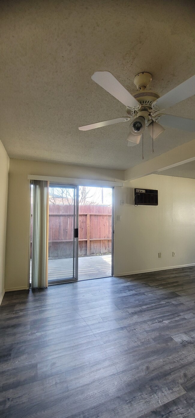 Building Photo - 7575 21st St Unit 7575 D Rental