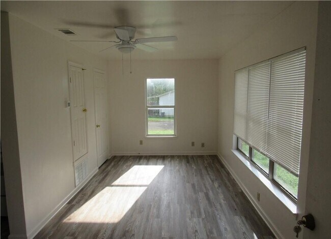 Photo - 402 Hill St Unit A