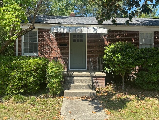 Building Photo - Discover comfort and convenience in a prime Columbia location!