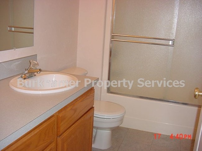 Photo - 535 N River St