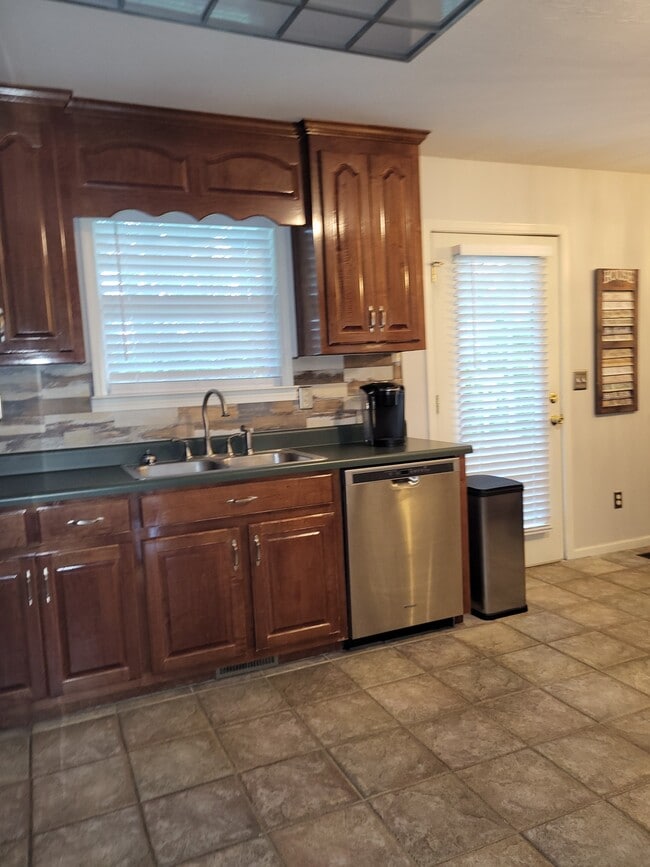 Photo - 2115 Geneva Dr