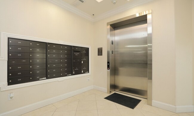 Photo - 2120 Kipling St Unit 402