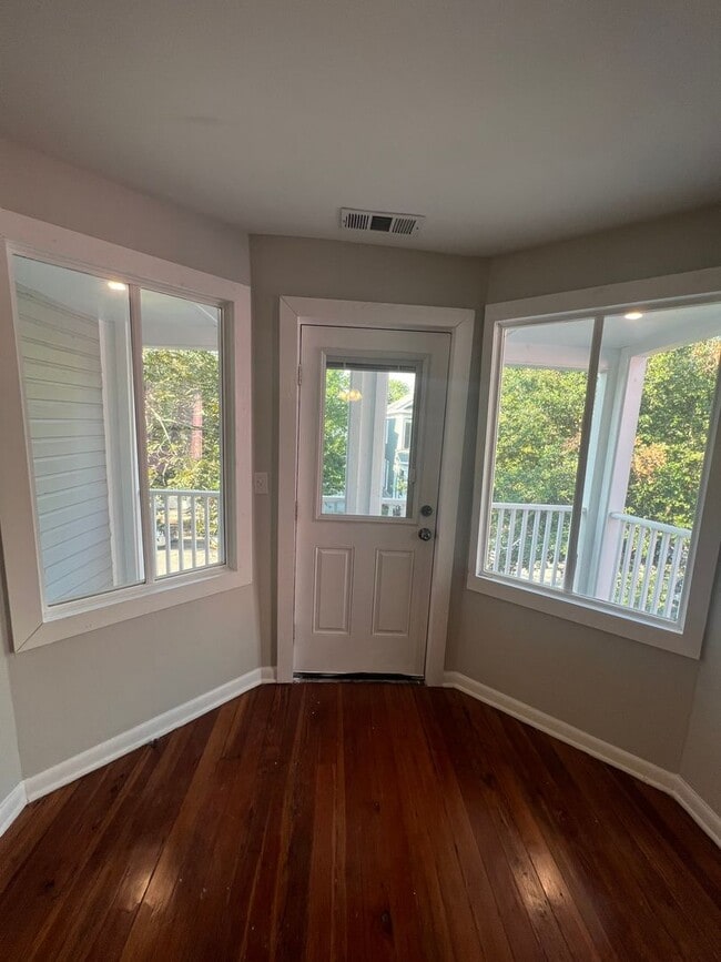 Photo - Charming Historic Duplex In the Heart if Savannah's Historic District