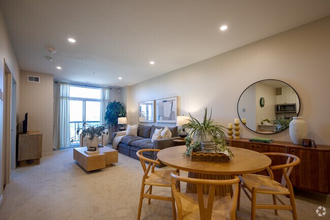 1BR, 1BA - 839SF - Dining Room