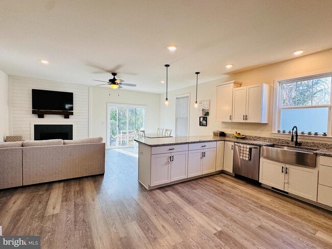 Photo - 233A Church St