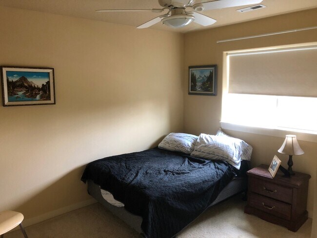 Photo - Large 4 Bedroom House in Newberg. Great Location!