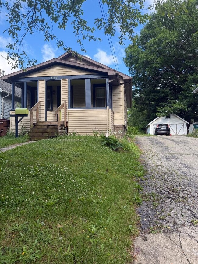 Photo - 1635 Indiana Ave