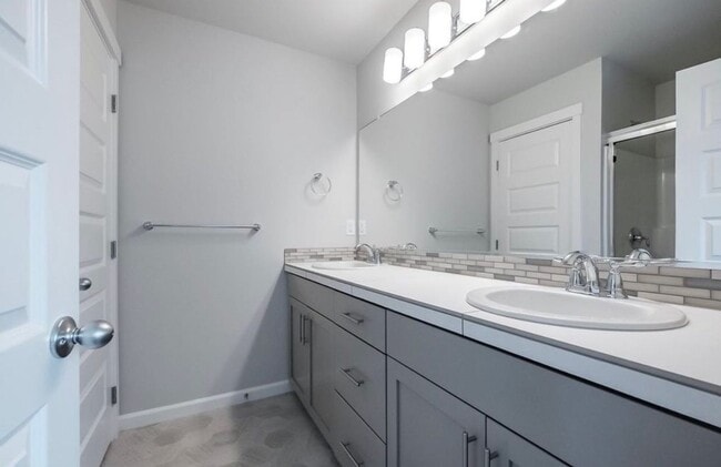 Photo - Must See in NE Albany!