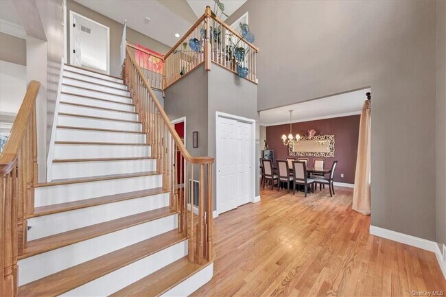 Photo - 1034 Rolling Ridge