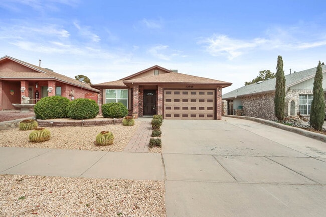 Building Photo - 12555 Flora Alba Dr