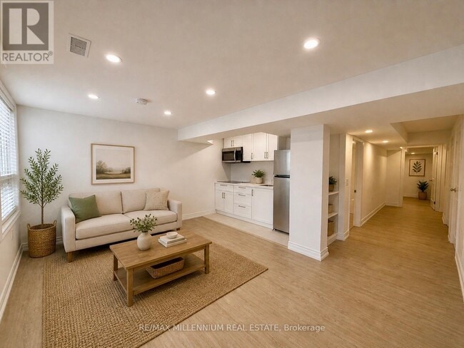 Photo - 27 Telegraph Dr