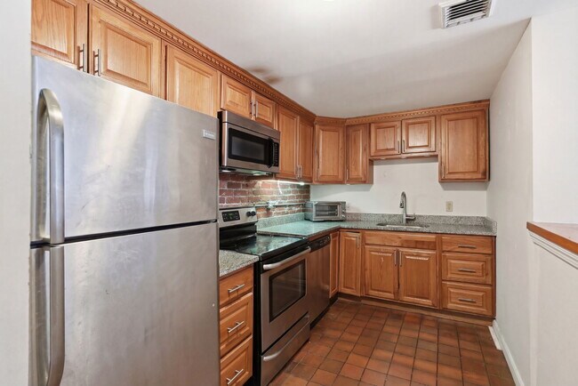 Photo - 102 Gainsborough St Unit 107E