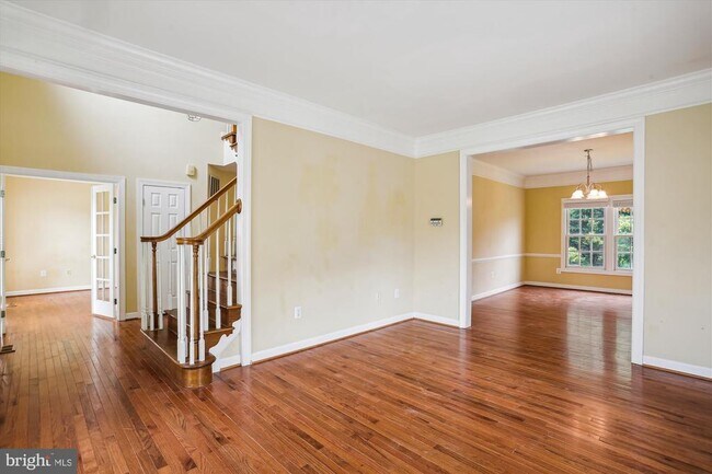 Photo - 10801 Maplecrest Ln