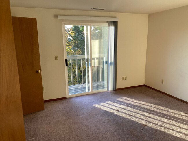 Photo - 1001 Crestview Ln Unit D