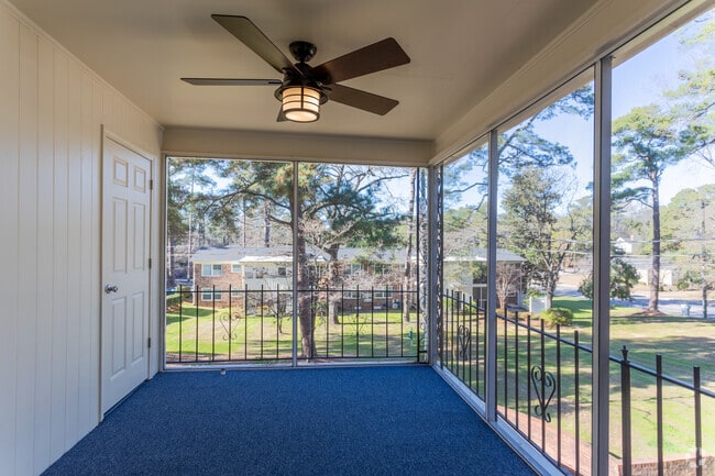 3BR, 2BA - 1,355SF - Screened Porch