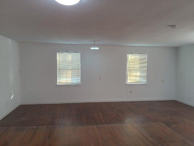 Photo - 207 E Grand Ave Unit A