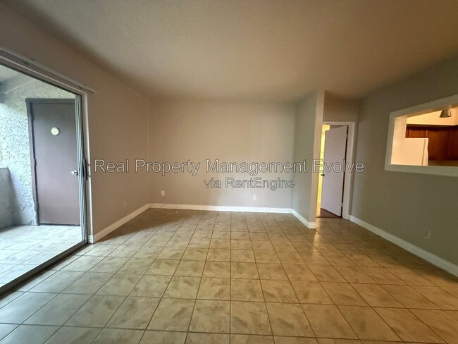 4554 E Paradise Village Pkwy N Unidad 257