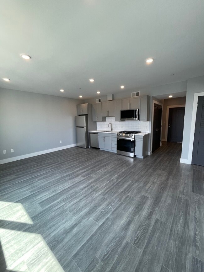 Building Photo - 365 Western Ave Unit 608 Rental