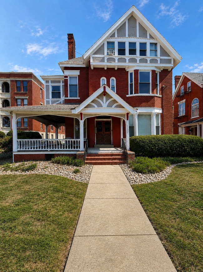 Building Photo - 2340 Grandview Ave Unit #1