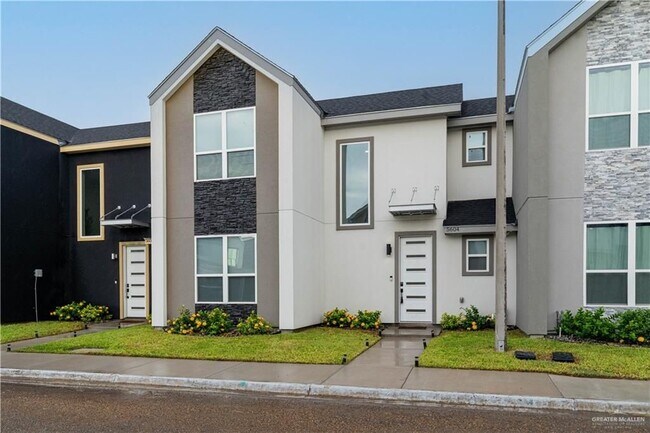 Photo - 5604 N Crown Point