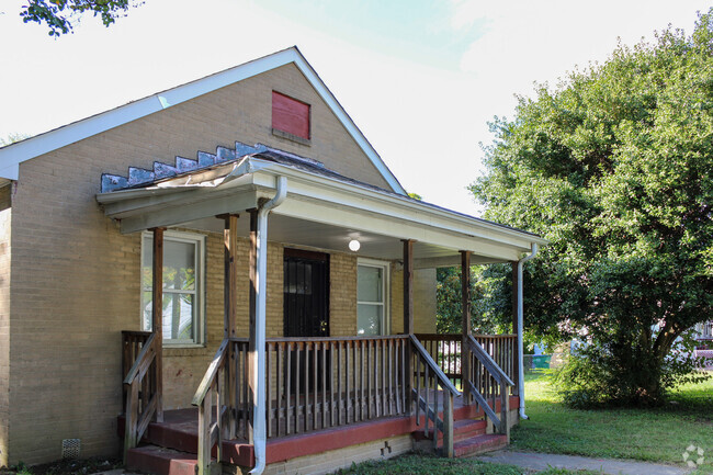 Building Photo - 1407 Chambers St Rental