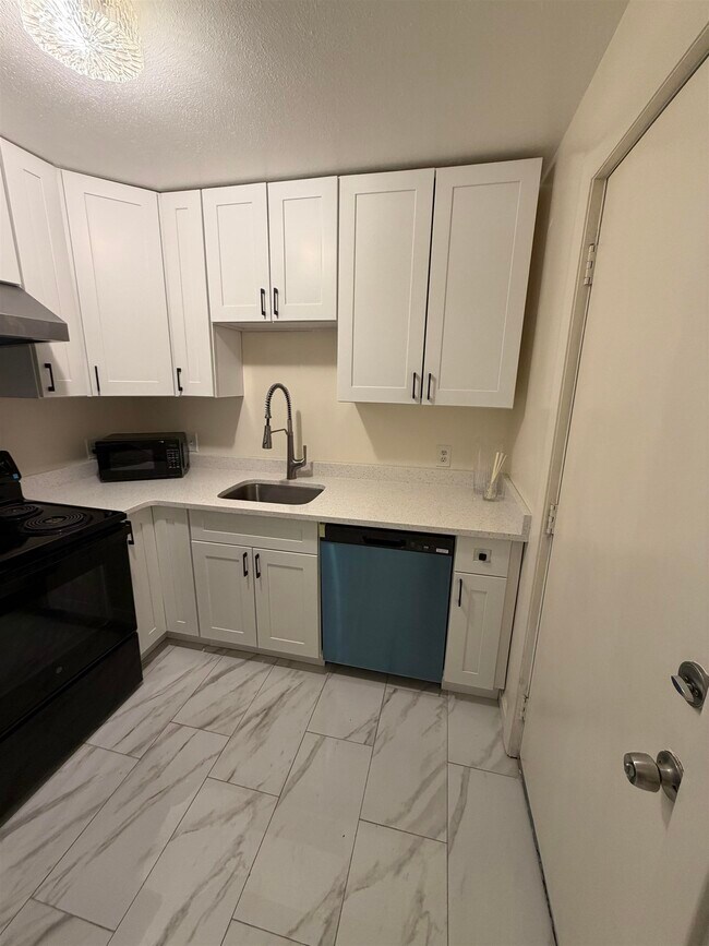 Photo - 4 Brook Rd Unit 5