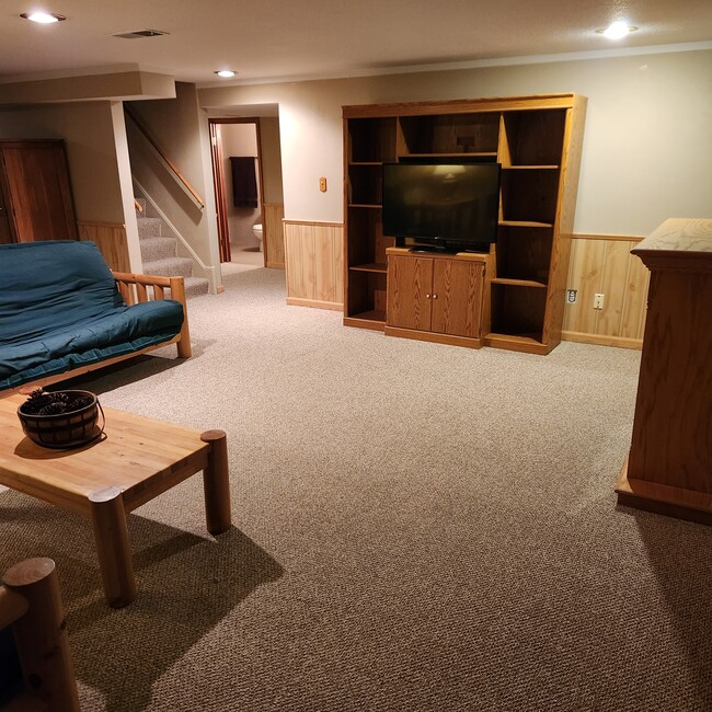 Photo - 1007 Roselawn Ave W