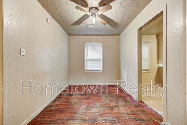 Photo - 410 E Steed Dr