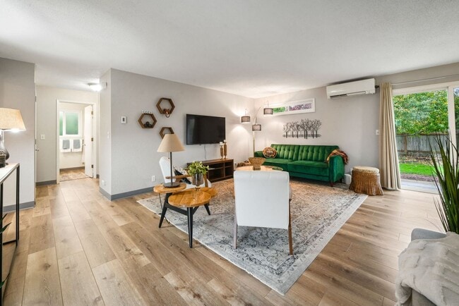 Photo - Beautifully updated 3 bedroom, 1 bath house in Eugene!