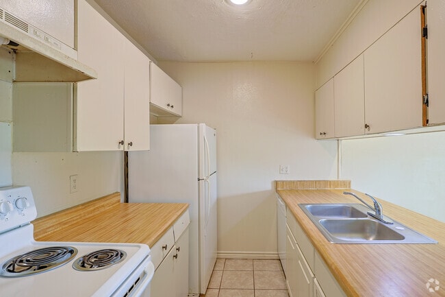 2BR, 1.5BA - 1,100SF - Kitchen