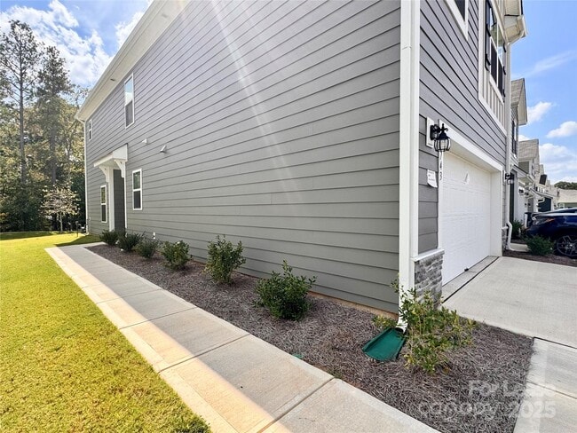 Photo - 2743 Yeager Dr NW