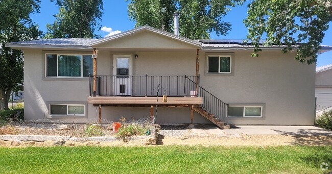 Building Photo - 260 W 5th St Rental