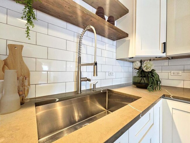 Photo - 1356 N Dearborn St Unit 1344-17