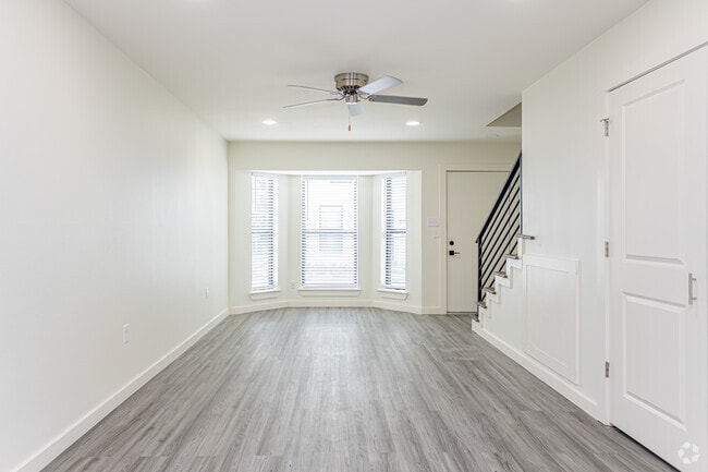 2BR, 2.5BA - 1,100SF