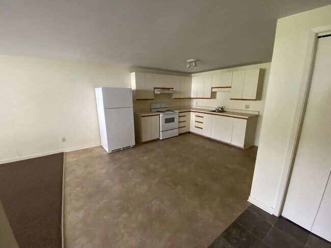 Photo - 23 Centennial Ave W Unit 3