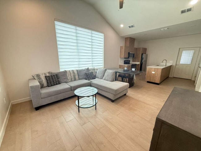 Photo - 3601 Vanessa Lane Unidad 1