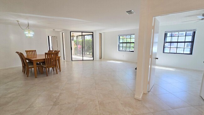 Photo - 5139 Floria Way Unit G