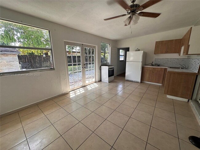 Photo - 16901 NW 51st Pl Unidad B