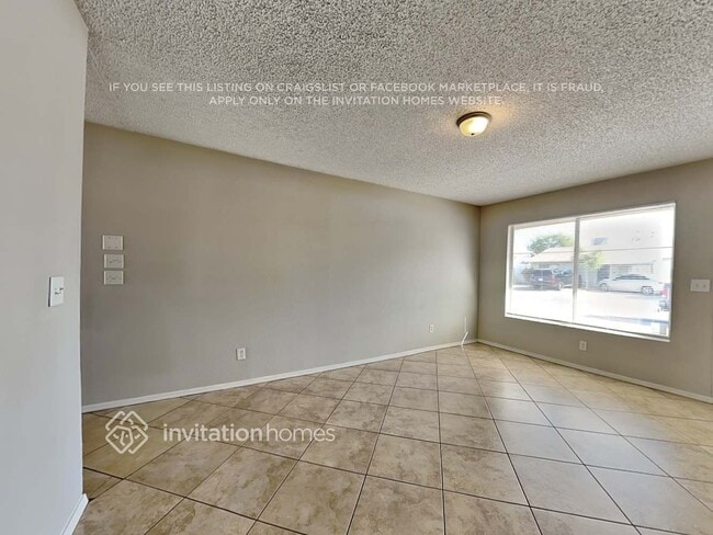 Photo - 618 N 69th Ave