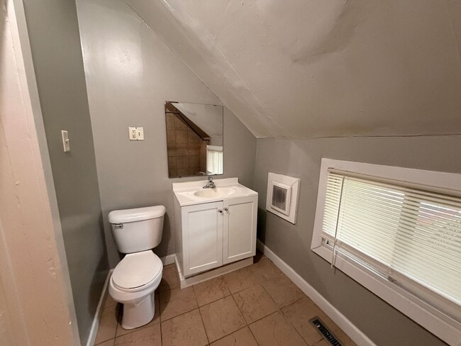 Photo - 1623 Maple St Unit #2