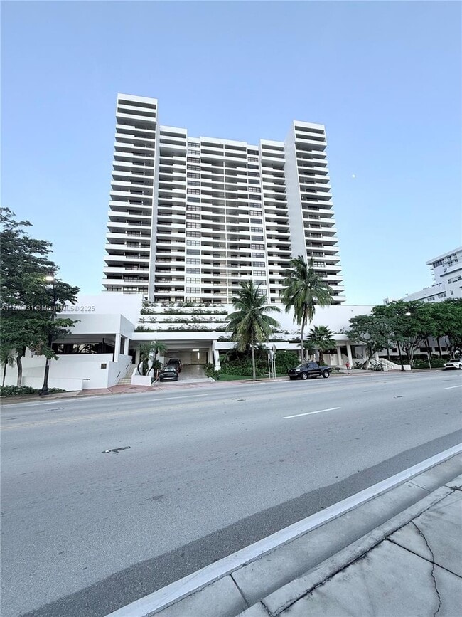 Building Photo - 2555 Collins Ave Unit 1910