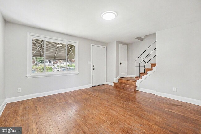 Photo - 828 St Dunstans Rd