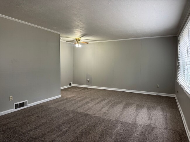 Photo - Move in Ready Prairie Village Ranch + Fenc...