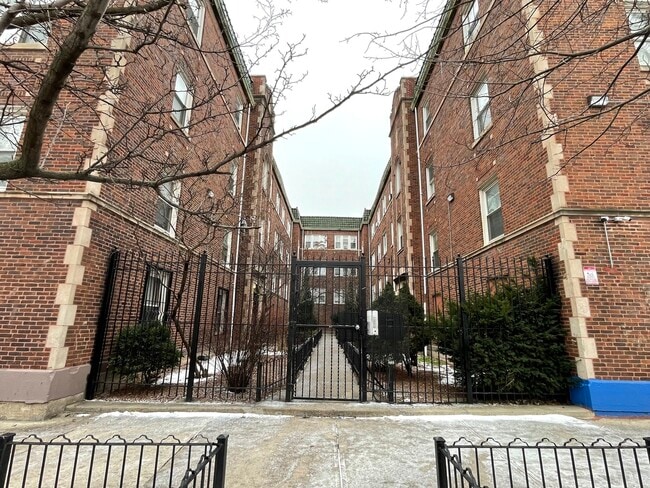 Building Photo - 1160 N Harding Ave