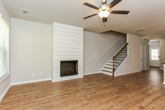 Photo - 1243 Spring Marsh Ct NE