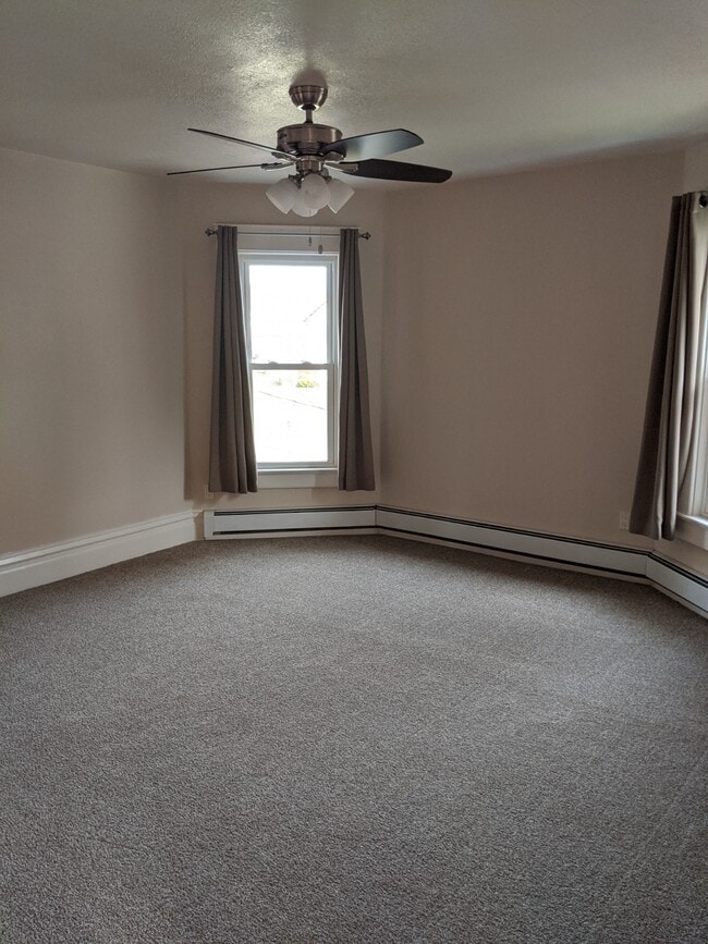 Building Photo - 328 Bessemer Ave Unit 2