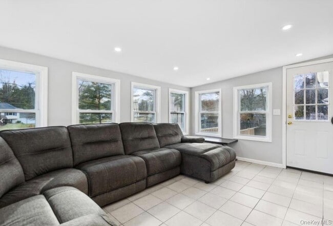 Photo - 98 Widmer Rd