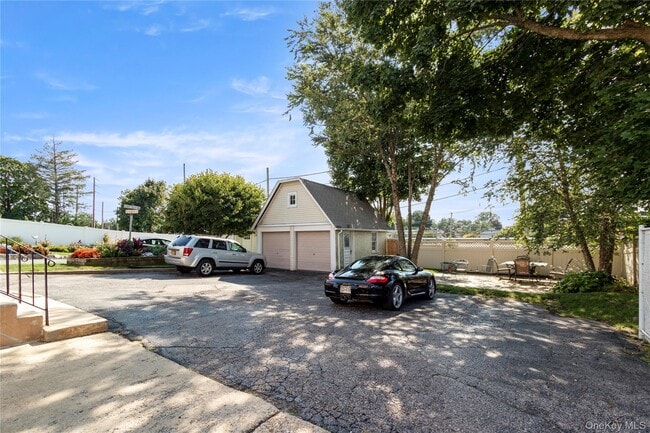 Photo - 26 S Bayles Ave